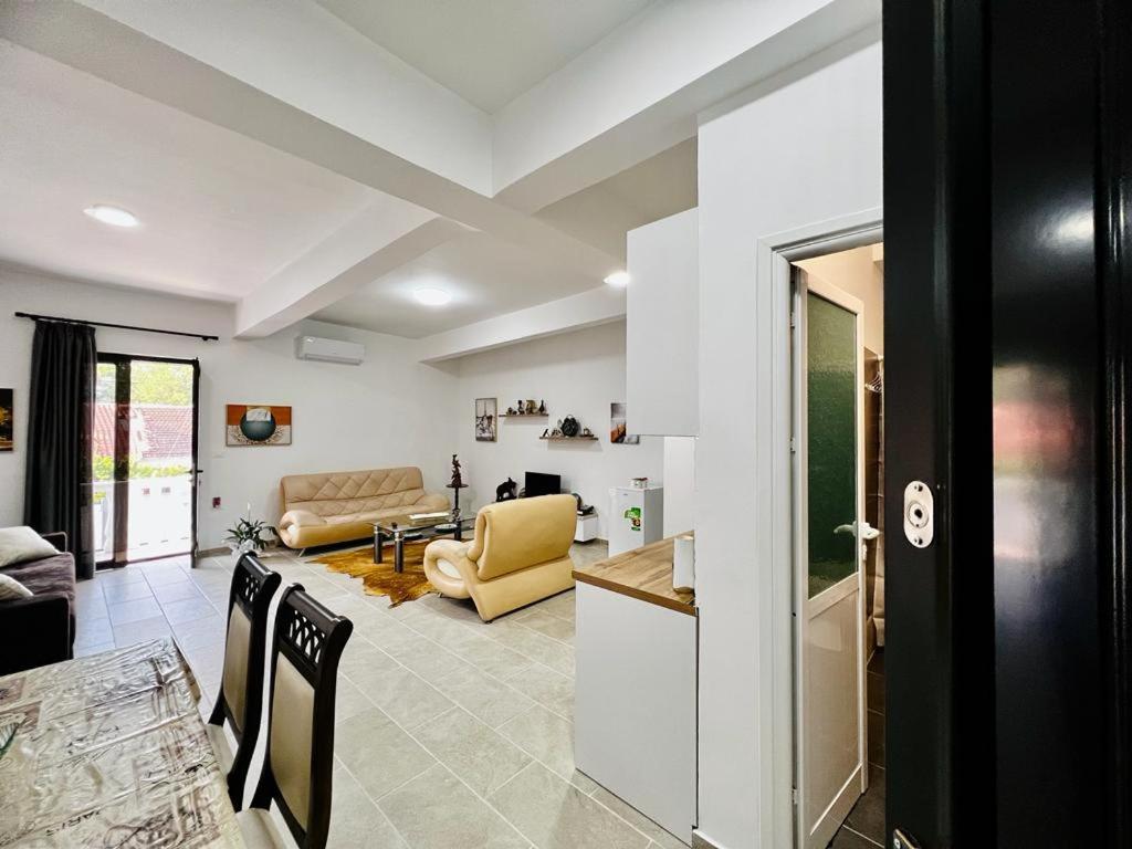 Kristian Apartments Berat Extérieur photo