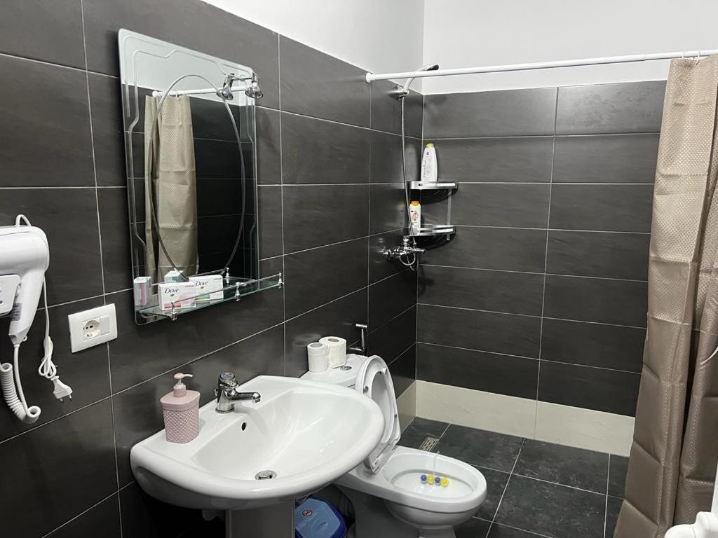 Kristian Apartments Berat Extérieur photo