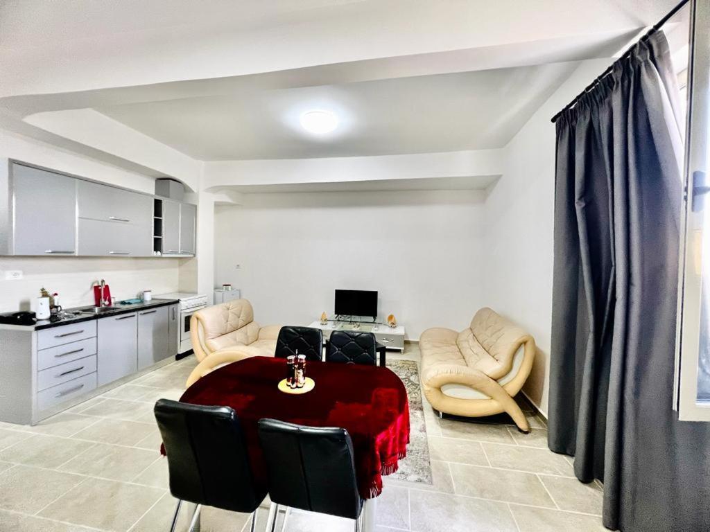 Kristian Apartments Berat Extérieur photo